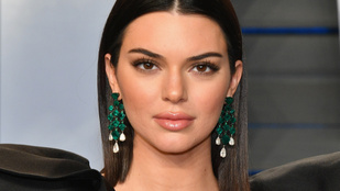 Kendall Jenner saját bevallása szerint is több sminket visel új fotóin, mint ruhát