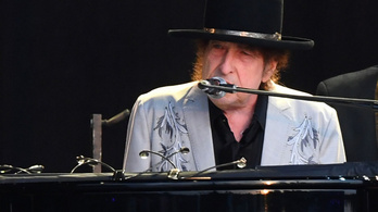 Bob Dylan a legöregebb előadó, akinek új albuma vezeti a brit slágerlistát
