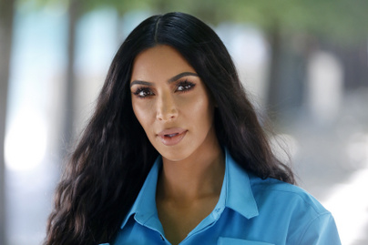 Kim Kardashian vörösre váltott: így fest az új hajszínével