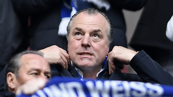 Belebukott a koronavírus-botrányba a Schalke elnöke