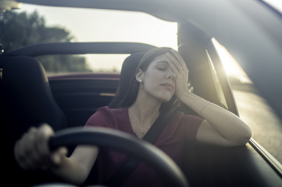 Melyik a veszélyesebb: részegen vagy álmosan vezetni? Meglepő lehet a válasz