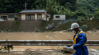 Több mint egymillió embert evakuálnak Japánban a heves esőzések miatt