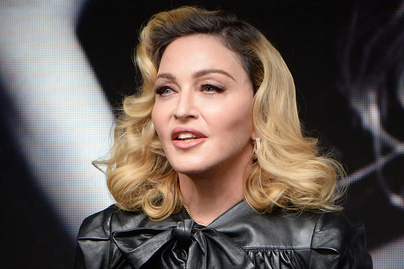 Madonna melltartó nélkül pózolt: 61 évesen ilyen az alakja