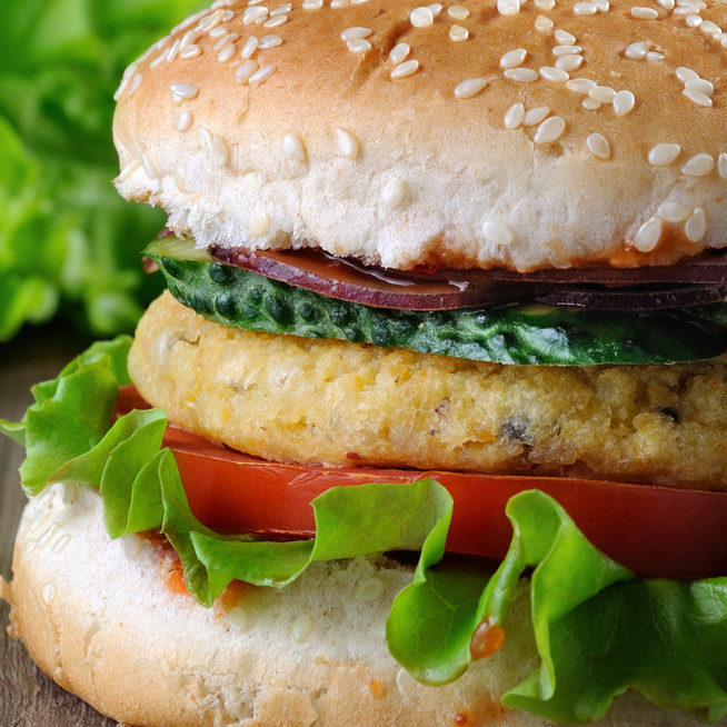 Laktató, vitamindús csicseriborsó-burger – Szuper fehérjeforrás hús helyett
