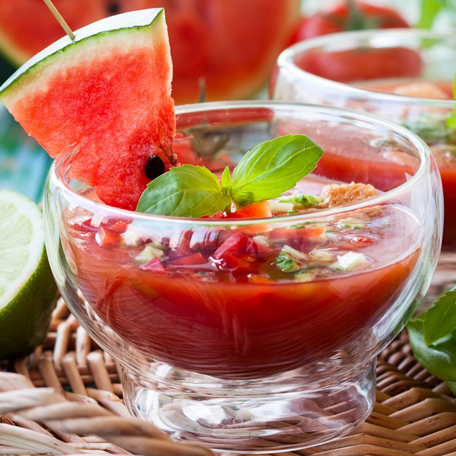 Párperces, kalóriaszegény gazpacho görögdinnyével – Turmixgépben készül a hideg leves