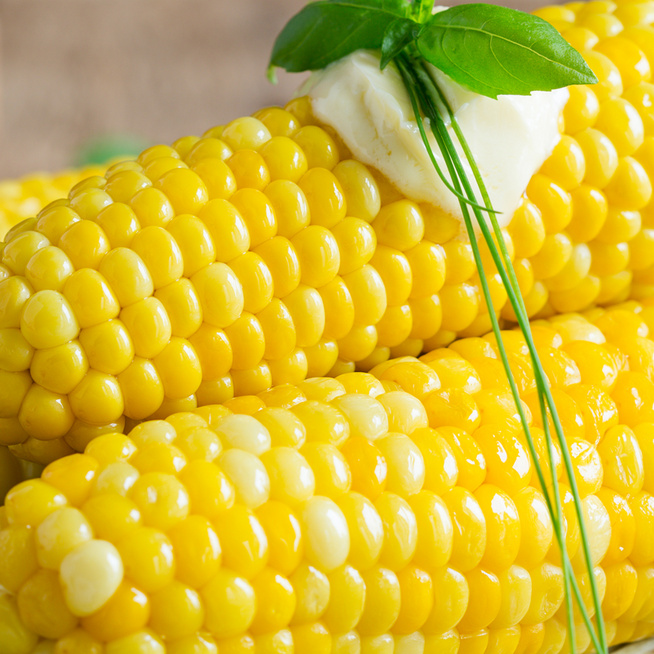 Egyszerű trükkel lesz ellenállhatatlanul finom a főtt kukorica – Nem érdemes eldobni a héját