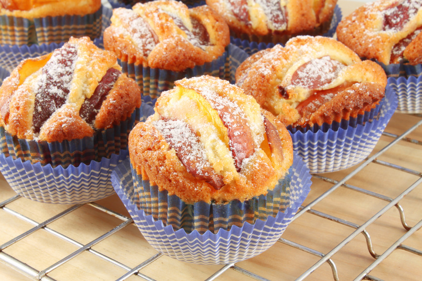 A legfinomabb vajas muffin barackkal felturbózva: isteni 30 perces süti