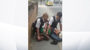 Ezúttal Londonban térdelt rendőr egy fekete férfi nyakára
