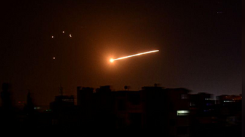 Damaszkusz szerint izraeli vadászgépekre lőtt a szíriai légvédelem