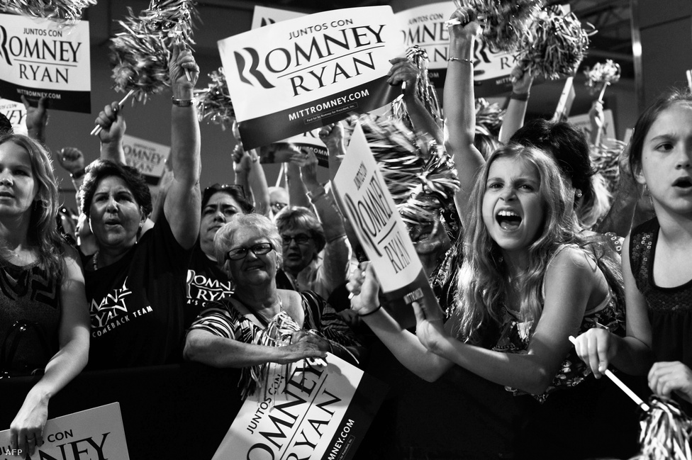 Miközben próbálták feltüzelni támogatóikat, a volt massachusettsi kormányzónak éppen az Obamát megelőző népszerűtlen intézkedések felemlegetése miatt jött jól, hogy George Bush jelezte, nem vesz részt a Romney jelölését hivatalosító republikánus konvención.