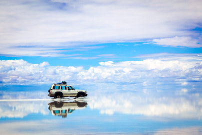 Elképesztő látvány a világ legnagyobb tükörmezeje: a só okozza a különleges jelenséget