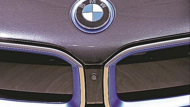 Tizenegy éve először veszteséges a BMW