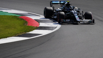 Bottas meglepte Hamiltont, és elvitte előle a pole pozíciót Silverstone-ban