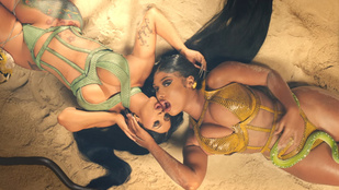 Spriccelő női mellek, Kylie Jenner és párosodó tigrisek szerepelnek Cardi B új klipjében
