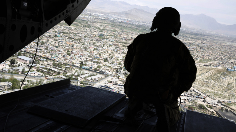 Amerika ötezer fő alá csökkenti katonai kontingensét Afganisztánban