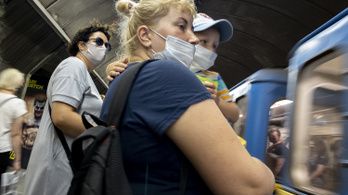 Nem lassul Ukrajnában a koronavírus terjedése, a Balkánon is rossz a helyzet