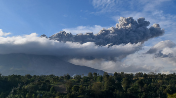 Több mint egy év után újra kitört a Sinabung vulkán Indonéziában