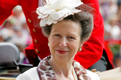 Ma 70 éves Anna hercegnő: Erzsébet királynő lánya fantasztikusan festett szülinapos címlapfotózásán