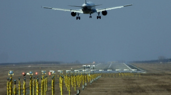 Átadták a ferihegyi repülőtér új utasmólójának második részét