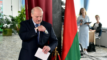 Belarusz választási bizottság: Lukasenko győzött a szavazatok 80,1 százalékával