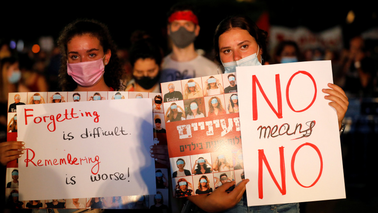 Sokkolta Izraelt egy 16 éves lány elleni csoportos nemi erőszak ügye
