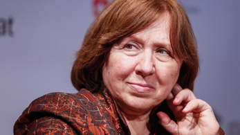 Megtagadta a tanúskodást az ellenzéki szerveződés ügyében a Nobel-díjas írónő