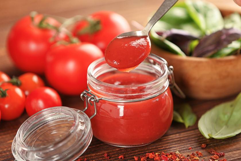 Sűrű házi ketchup: friss, édes paradicsomból a legfinomabb