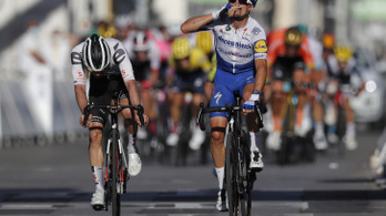 Megkönnyezte szakaszgyőzelmét a Tour de France új sárga trikósa