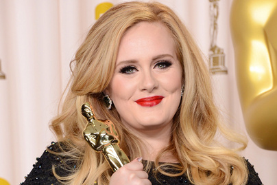Adele bikinifelsős fotójától megáll az ész: elképesztően karcsú lett az énekesnő