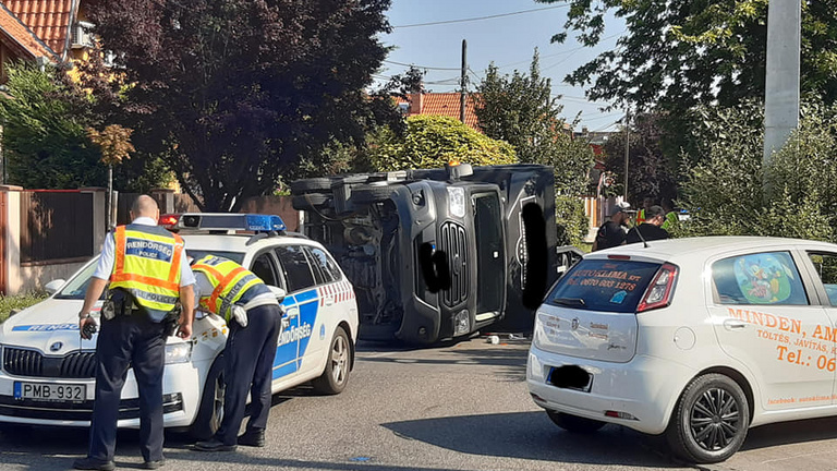Teherautó ütközött a XX. kerületben