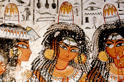 Feladta a kérdést az egyiptomi múmia: senki sem tudja, mi lehet a fején