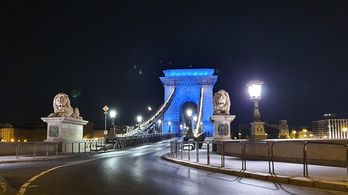 Kék fénybe borul Budapest, akcióznak a rendezvényszervezők