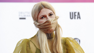 Koronadivat: ez a német nő a saját hajából csinált magának maszkot