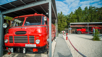 Kiállítják az utolsó megmaradt magyar gyártású jobbkormányos tűzoltóautót