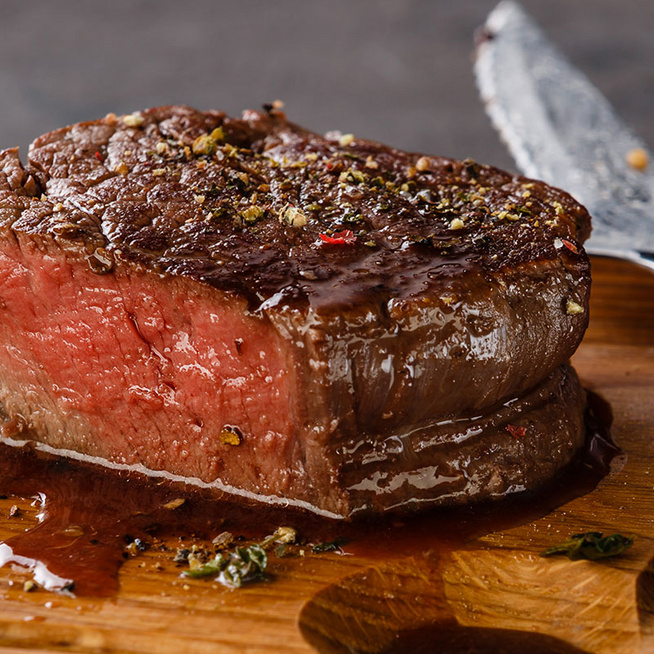 Valójában sosem véres a steak – Mi az a pirosas lé, ami kifolyik belőle?
