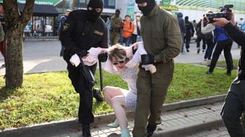 Lekapcsolták az internetet Minszkben, letartóztatják a tüntetőket