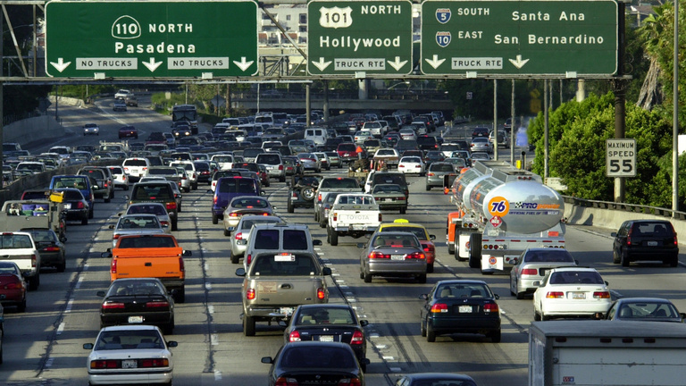 Kaliforniában 2035-re megszüntetik a benzines, a dízel-, valamint hibrid autók forgalmazását