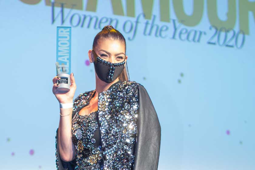 Kulcsár Edina a Glamour-gálán bevállalós ruhában vette át a díját