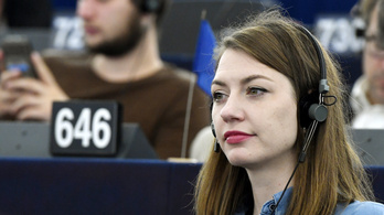 Az Európai Bizottsághoz fordult a magyar médiaviszonyok miatt a Momentum