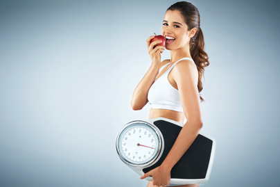 Hogyan adj le biztosan 10 kilót? A személyi edző étrendjét és otthoni edzéstervét mutatjuk