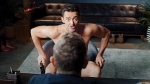 Hugh Jackman ugyanolyan szexi, mint amilyen vicces ebben a reklámban
