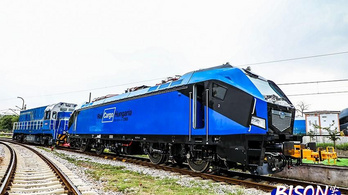 Villany-hibrid mozdonyok érkeznek Magyarországra