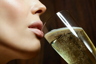 Az élet nagy kérdései: miért iszunk pezsgőt szilveszterkor?