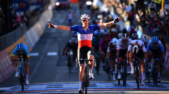 Valter Attila a főmezőnnyel ért célba a Giro hatodik szakaszán