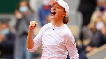 A 19 éves Iga Świątek nyert a nőknél a Roland Garroson