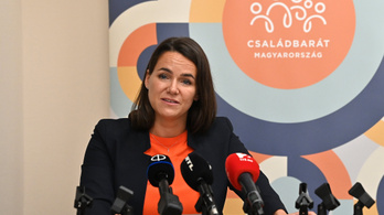 Novák Katalin: Hárommillió forintig átvállaljuk a felújítási költséget már az egygyermekeseknél is