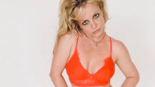 Britney Spears új, melltartós fotója inkább aggasztó lett, mint szexi