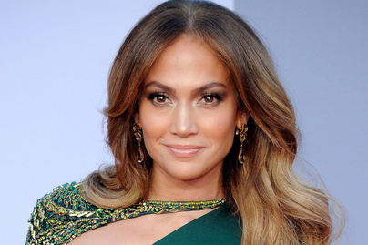 Jennifer Lopez új frizurája telitalálat: remekül áll neki a frufru