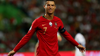A portugál kapitány értetlenül áll C. Ronaldo fertőzése előtt