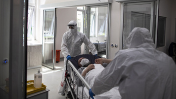 Több mint negyvenezer egészségügyi dolgozó fertőződött meg Törökországban